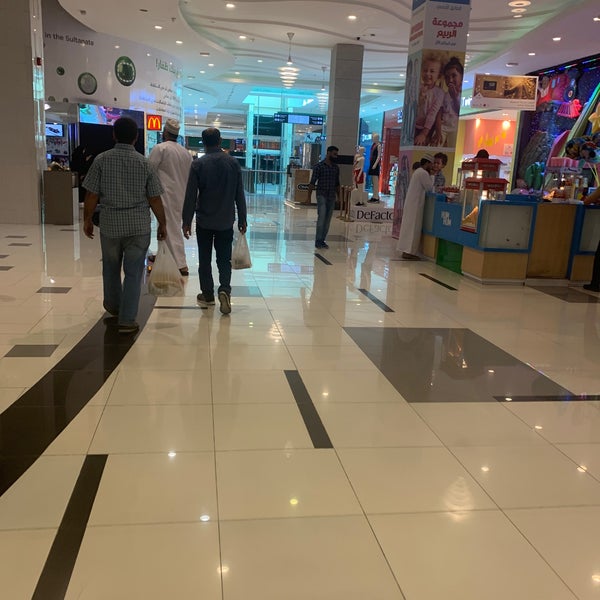 รูปภาพถ่ายที่ Muscat Grand Mall โดย Majid A. เมื่อ 2/19/2020