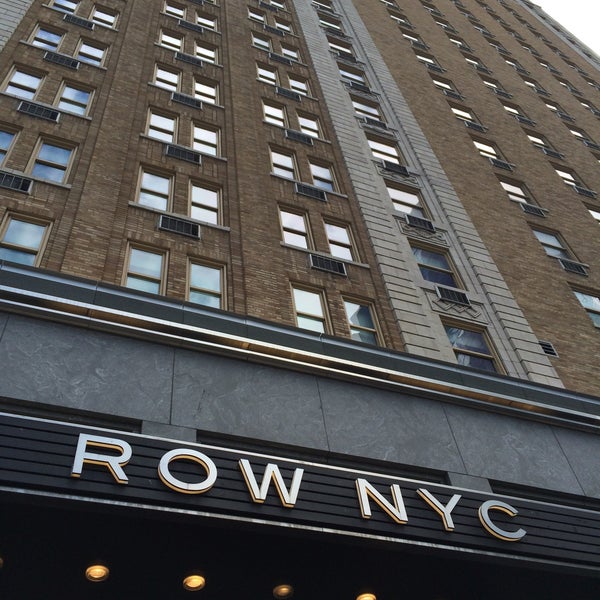 รูปภาพถ่ายที่ Row NYC โดย Manoel F. เมื่อ 8/21/2015