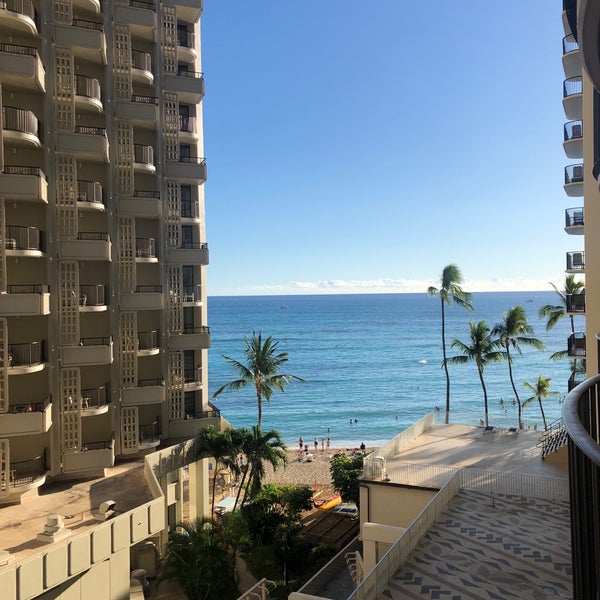 รูปภาพถ่ายที่ Outrigger Waikiki Beach Resort โดย Manoel F. เมื่อ 11/15/2019