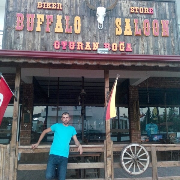 Foto tirada no(a) Buffalo Saloon por Izzetk_39 em 9/22/2014