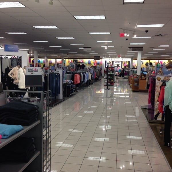 KOHL'S - 1131 Vann Dr, Jackson, Tennessee - Department Stores