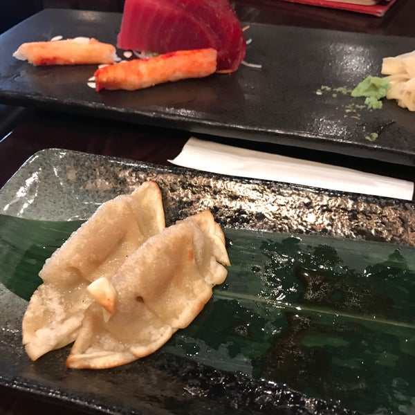 Foto diambil di Ageha Sushi oleh Chris M. pada 12/4/2018