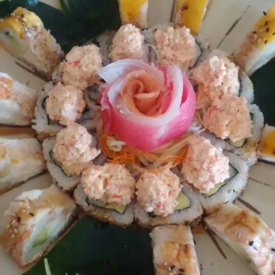 Foto diambil di Campay Sushi oleh Paola A. pada 5/23/2014