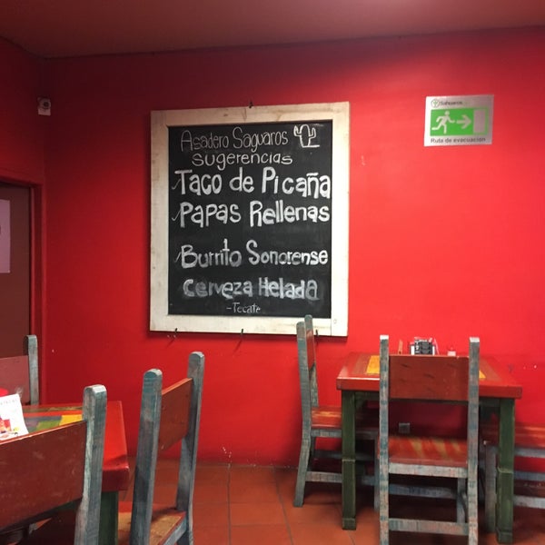 Photo taken at Sahuaros Grill - Ajusco by Hugo G. on 9/23/2017