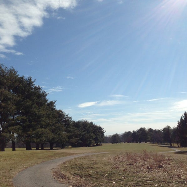 Foto scattata a Redgate Golf Course da Lynn N. il 2/10/2013
