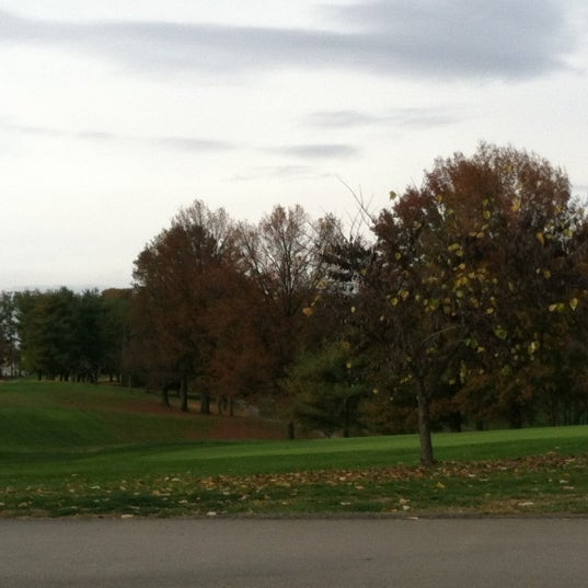 Foto scattata a Redgate Golf Course da Lynn N. il 10/27/2012