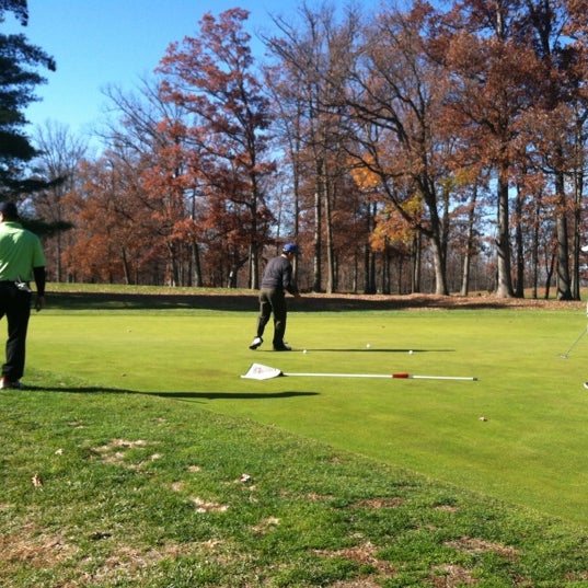 Foto diambil di Redgate Golf Course oleh Lynn N. pada 11/22/2012