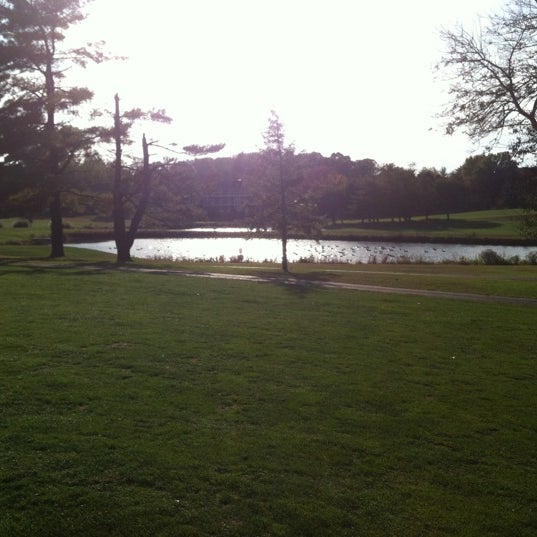 Foto diambil di Redgate Golf Course oleh Lynn N. pada 10/14/2012