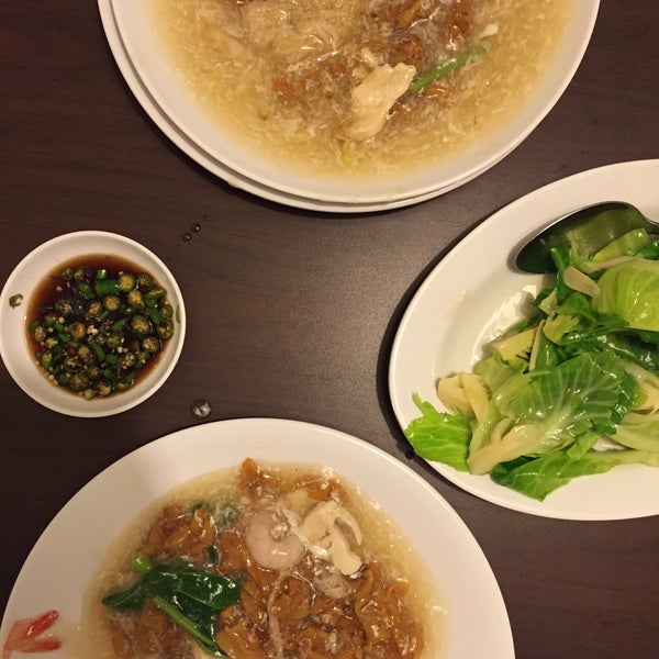 รูปภาพถ่ายที่ Mohammad Chow Chinese Muslim Kitchen โดย earthkid j. เมื่อ 3/9/2015