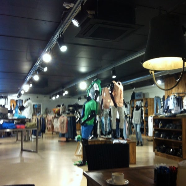 VTC Jeans & Fashion - Clothing Store in Dordrecht