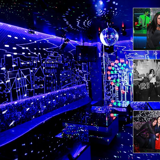 Photo prise au 5 Bar Karaoke &amp; Lounge par 5 Bar Karaoke &amp; Lounge le9/17/2013