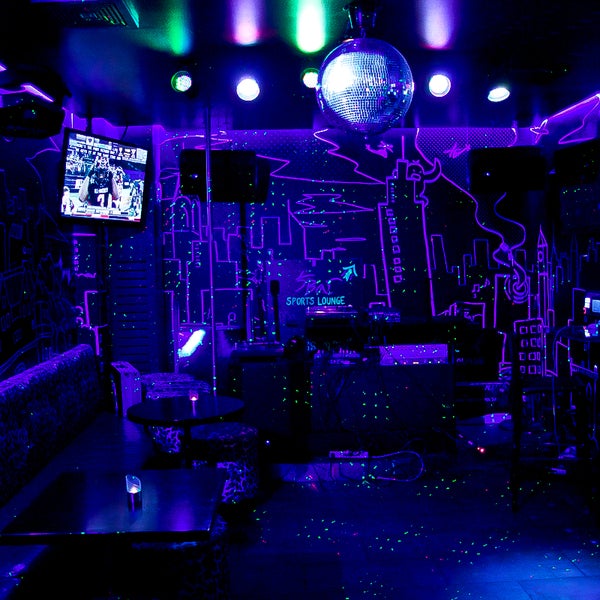9/17/2013에 5 Bar Karaoke &amp; Lounge님이 5 Bar Karaoke &amp; Lounge에서 찍은 사진