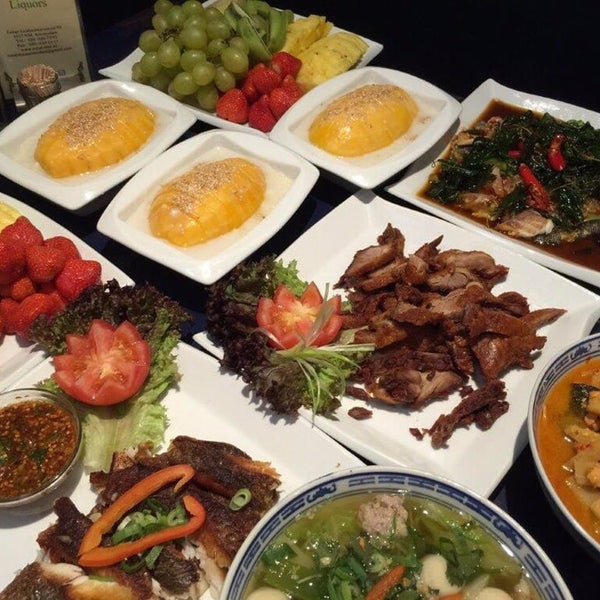 Das Foto wurde bei Royal Thai Restaurant von Royal Thai Restaurant am 6/7/2018 aufgenommen