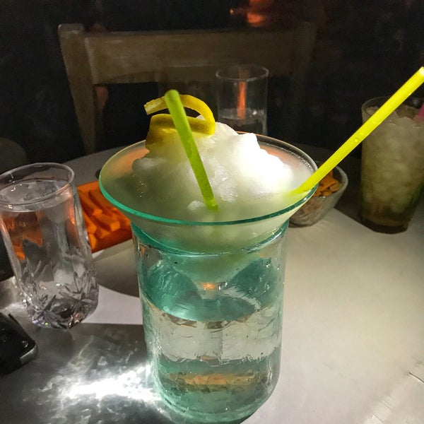 Foto tirada no(a) Mercurius Cocktail Bar por Manos P. em 8/25/2017