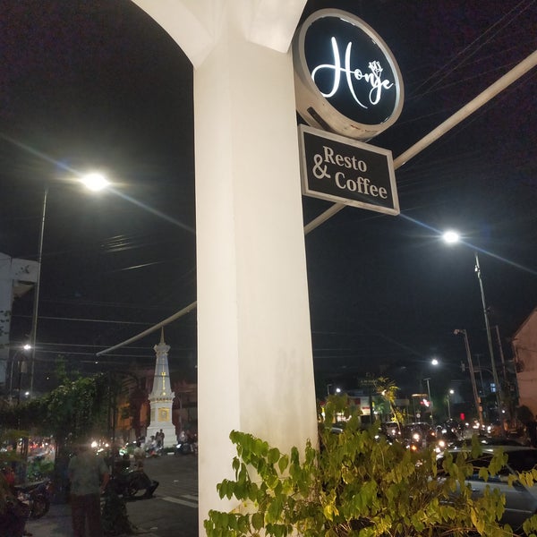 Photo taken at Honje Restaurant dan Dowa Bag by Moss S. on 4/21/2019