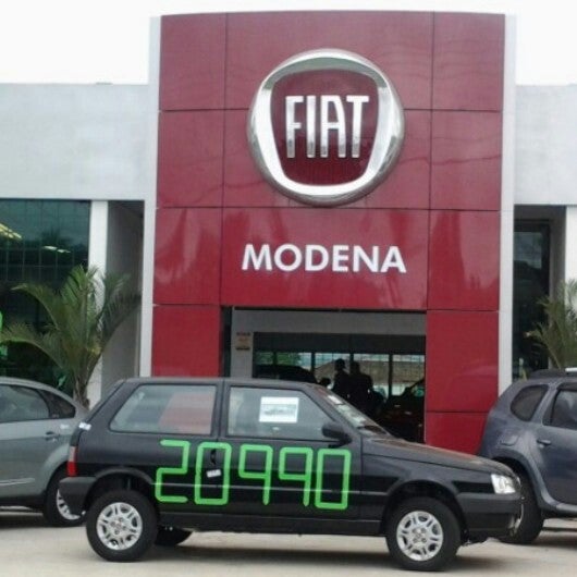 รูปภาพถ่ายที่ Modena FIAT โดย Modena F. เมื่อ 11/5/2013