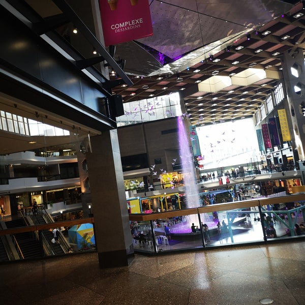 Photo taken at Complexe Desjardins by Erwin V. on 7/14/2019