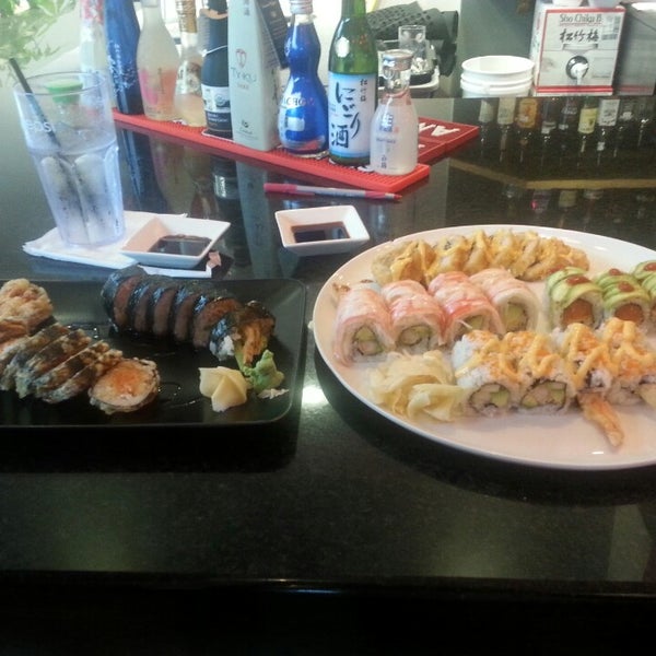 Das Foto wurde bei Spicy 9 Sushi Bar &amp; Asian Restaurant von Miss&#39;e L. am 7/10/2014 aufgenommen