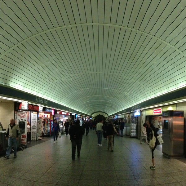4/20/2013 tarihinde Tony B.ziyaretçi tarafından New York Penn Station'de çekilen fotoğraf