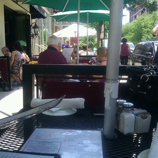 6/15/2012 tarihinde Erik B.ziyaretçi tarafından Bistrot Margot'de çekilen fotoğraf