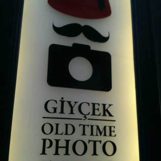 3/24/2012にAyhan B.がGİYÇEK Old Time Photo Studioで撮った写真