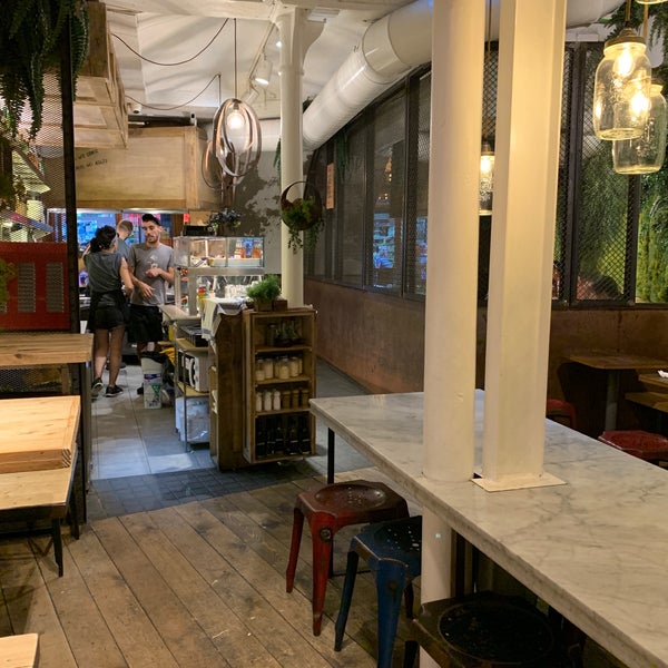 Foto diambil di Macchina Pasta Bar oleh R-R ❤. pada 8/3/2019