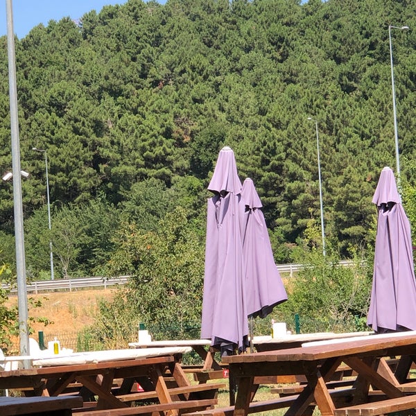 7/3/2019にZüleyhaがYeşil Vadi Restaurantで撮った写真