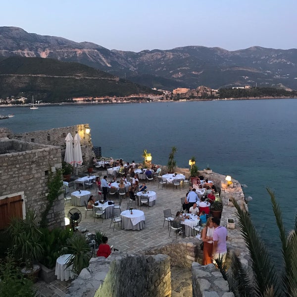รูปภาพถ่ายที่ Citadela Lounge &amp; Restaurant โดย Davi เมื่อ 8/5/2019