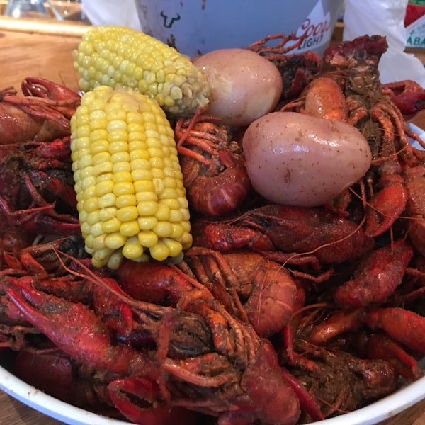4/9/2018에 Lana J.님이 Floyd&#39;s Cajun Seafood - Pearland에서 찍은 사진