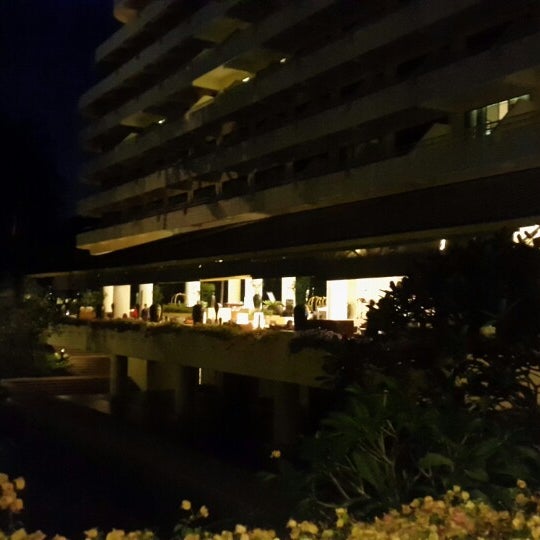 Снимок сделан в Andaman Lounge @ Hilton Phuket Lobby пользователем NaaCmm🍀 3/7/2015
