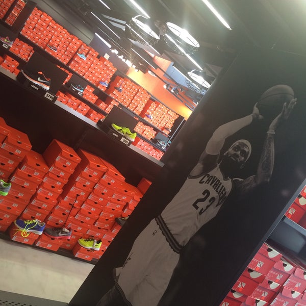 Nike store santo domingo cheap