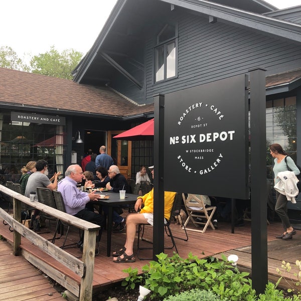 5/20/2018 tarihinde Rachel F.ziyaretçi tarafından Six Depot Roastery and Cafe'de çekilen fotoğraf