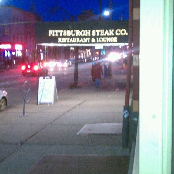 Foto tirada no(a) Pittsburgh Steak Company por Bob D. em 3/14/2013