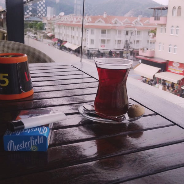 Foto tomada en Lynch Cafe&amp;Bar  por Özgür K. el 5/10/2019