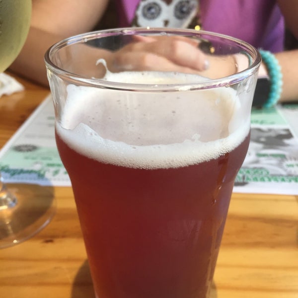Winking Lizard Tavern - Downtown Cleveland - Cleveland, OH