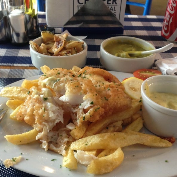 Foto diambil di Chipper Seafood oleh Peter C. pada 4/7/2013