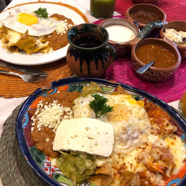 Photo taken at Los Chilaquiles by Jorge T. on 8/29/2020