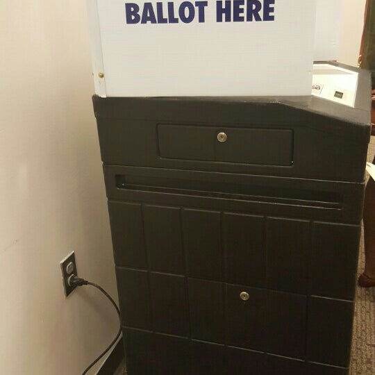 Photo taken at St. Louis Public Library - Kingshighway Branch by Alona T. on 3/15/2016