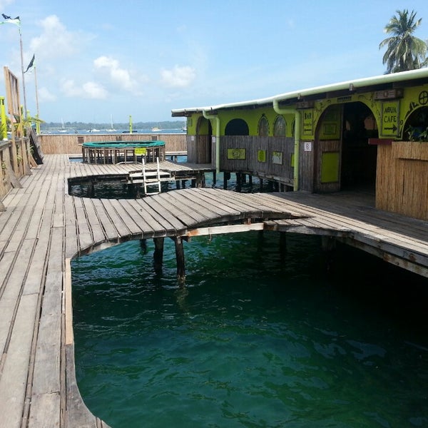 aqua comfort water lounge