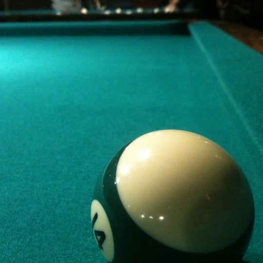 12/13/2012 tarihinde Eduardo T.ziyaretçi tarafından Bahrem Pompéia Snooker Bar'de çekilen fotoğraf
