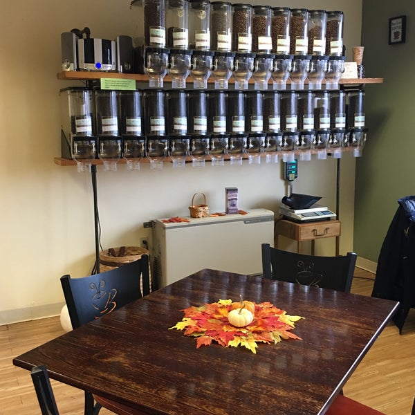 Foto scattata a Adirondack Coffee Roasters da Tom M. il 11/7/2019