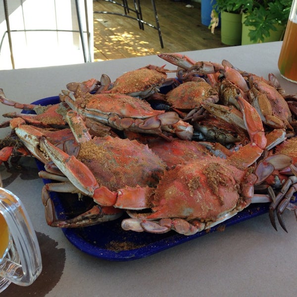 Foto tirada no(a) Blue Ridge Seafood por Jessica B. em 9/29/2013