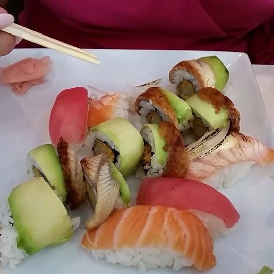 Das Foto wurde bei Eat Sushi von Elke V. am 7/23/2014 aufgenommen