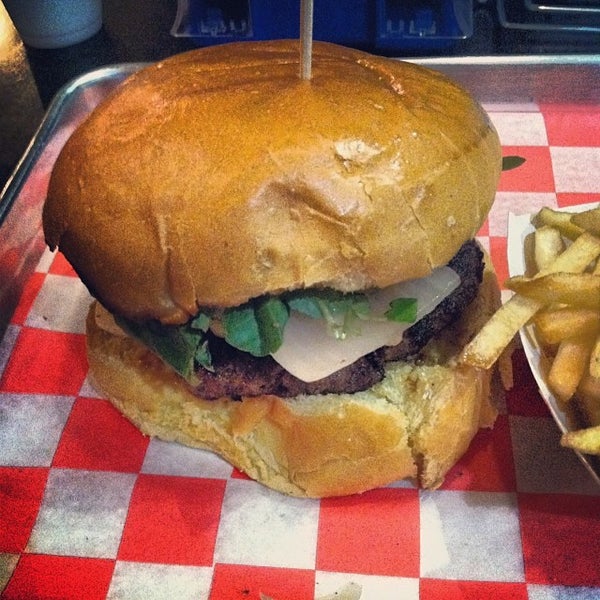Снимок сделан в TD Burger пользователем Katie 12/4/2013