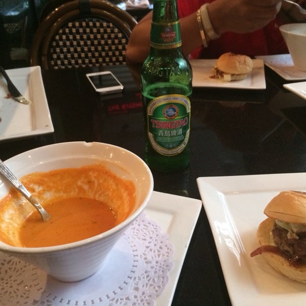 Roasted tomato soup is amazing !! Mini lamb burgers are perfect for sharing ! One of the yummiest places in Shenzhen.