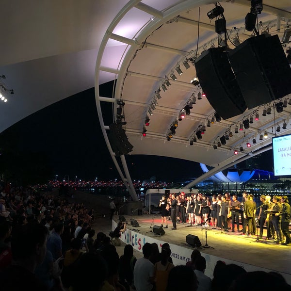 Photo taken at DBS Foundation Outdoor Theatre by Cedrick S. on 12/7/2018