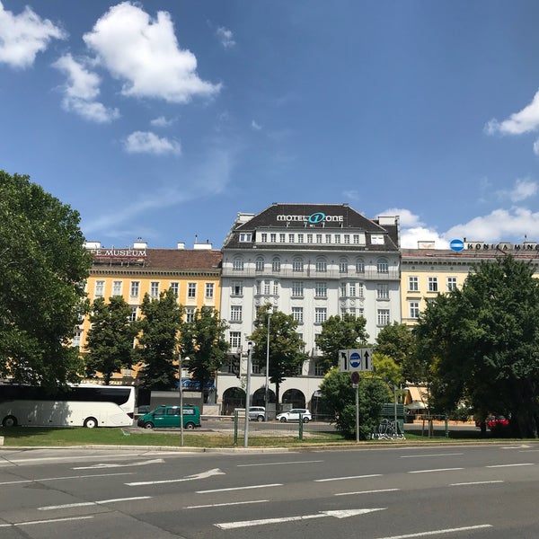 Foto scattata a Motel One Wien-Staatsoper da Benjamin H. il 6/10/2018