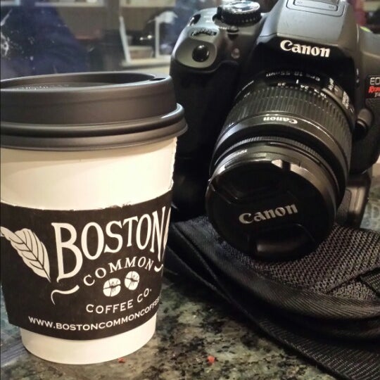 Foto tirada no(a) Boston Common Coffee Company por Chung Wai em 10/27/2013