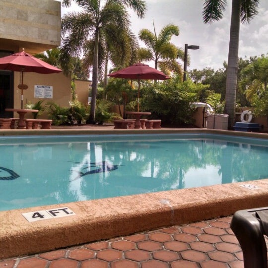 Foto diambil di Regency Hotel Miami oleh Pedro G. pada 8/16/2014