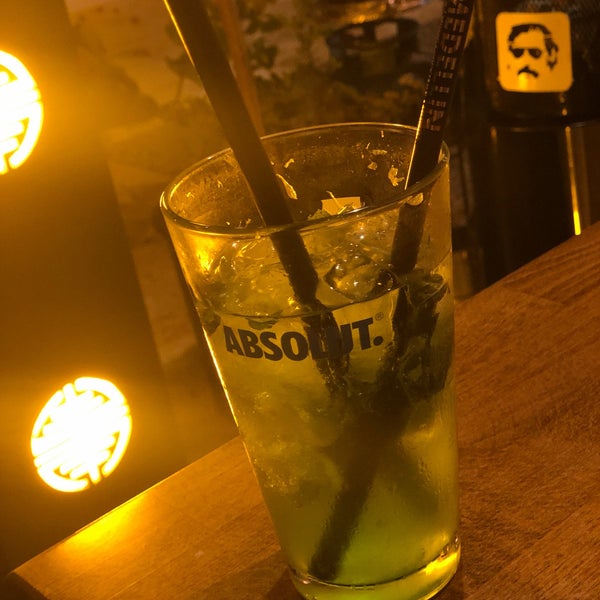 Foto diambil di Medellin Lounge Bar oleh Gizem pada 7/27/2019